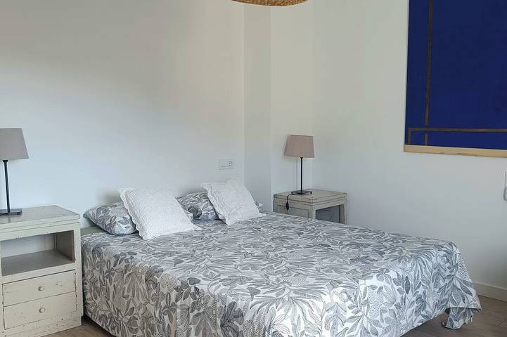 Penthouse Relax: Meerblick, 80m² Terrasse, 1 Gbps Glasfaser & Fahrradgarage in Palau-saverdera, Oberampurien