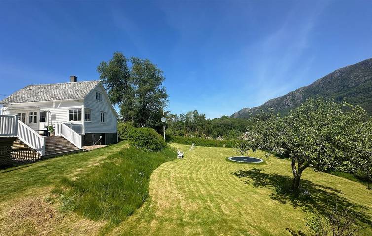 Ferienhaus für 8 Personen, mit Pool und Garten sowie Terrasse - 1