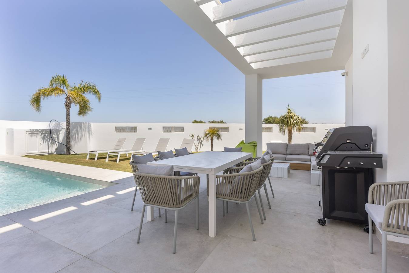 Villa 'Habana' com vista para o lago, Wi-Fi e ar condicionado in Sancti Petri, Chiclana de la Frontera