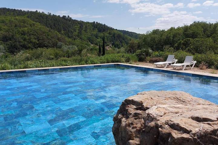 Maison de vacances pour 8 personnes, avec balcon et jardin ainsi que vue et piscine