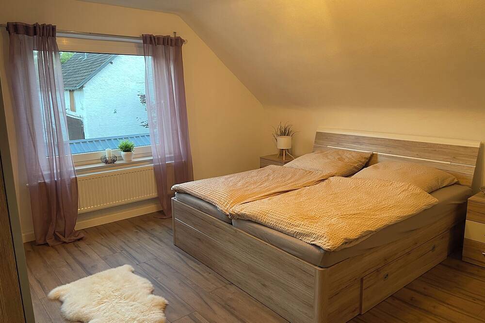 Modernes Ferienhaus ca. 120m² mit Garage und schönem Aussenbereich in Oberstadtfeld, Vulkaneifel