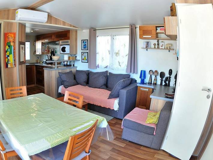 Camping Résidentiel La Pinède - Mobilheim 4 personen - Sumba Comfort – 2 Schlafzimmer, 32 m² – *Klimaanlage, Terrasse, Tv* in Castelnau-de-Guers, Mittelmeerküste (Frankreich)