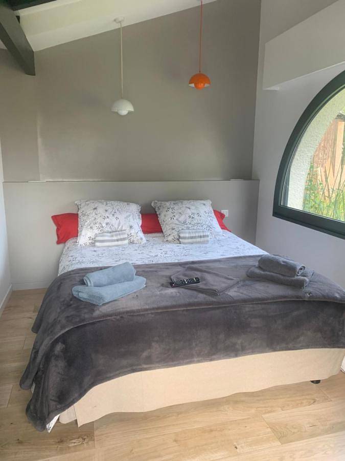 Chambre d’hôte pour 2 personnes, avec Terrasse et Jardin ainsi que Piscine et Vue à Martillac