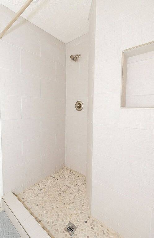 Cozy Riverfront Bungalow with Stunning Views in Kenton County