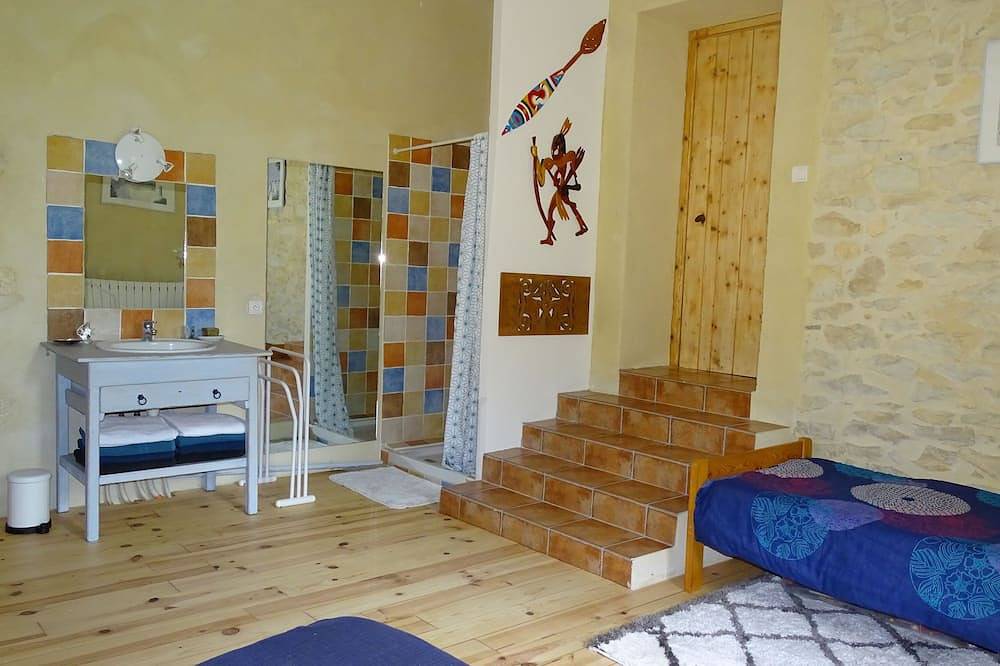 18th c. post house in Gard stone, sleeps 8 to 10. Exceptional in Saint-Etienne d'Escattes, Souvignargues