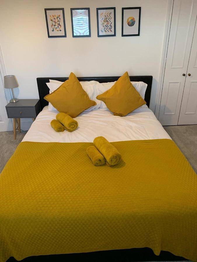 Holiday rental for 10 people in Salisbury