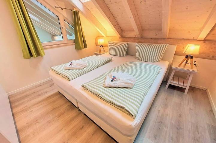 Chalet für 6 Personen, mit Balkon und Whirlpool sowie Terrasse und Garten im Hunsrück - 4