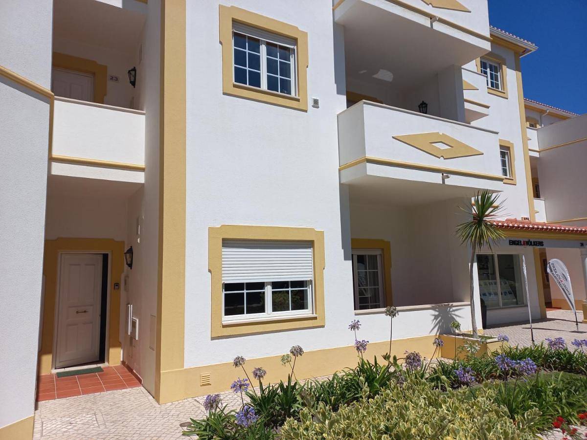 Apartamento inteiro, Three-Bedroom Apartment in Amoreira, Leiria distrito