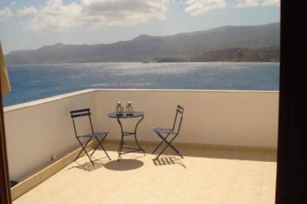 Ganze Wohnung, 3-Zimmer-Wohnung mit großer Terrasse mit Meerblick in Sitia, Lasithi