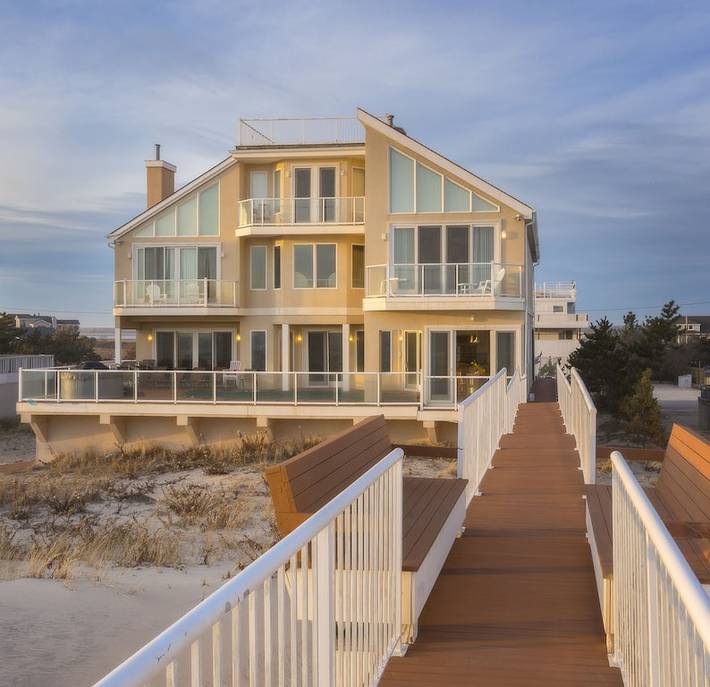 Vacation rental for 16 people, with hot tub and balcony in North Fork