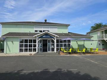 Hôtel pour 2 personnes, avec jardin dans Jaunay-Marigny