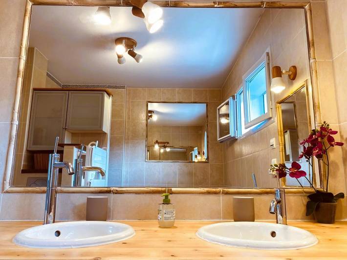 Gîte pour 3 personnes, avec vue ainsi que piscine et jardin à Le Bourget-du-Lac - 4