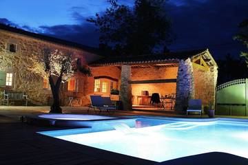 Gîte pour 6 personnes, avec terrasse et jardin à Lussan