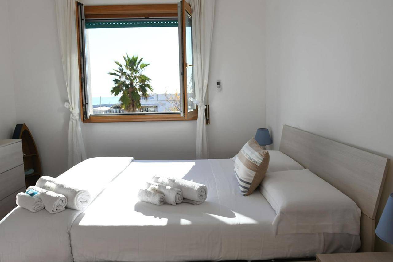 Appartamento intero, House Rome front sea in Ostia, Roma