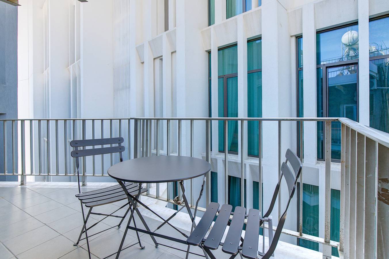 Entire apartment, 75 Prokymea- Steps from the Sea, Downtown, Balcony in Limassol, South Cyprus