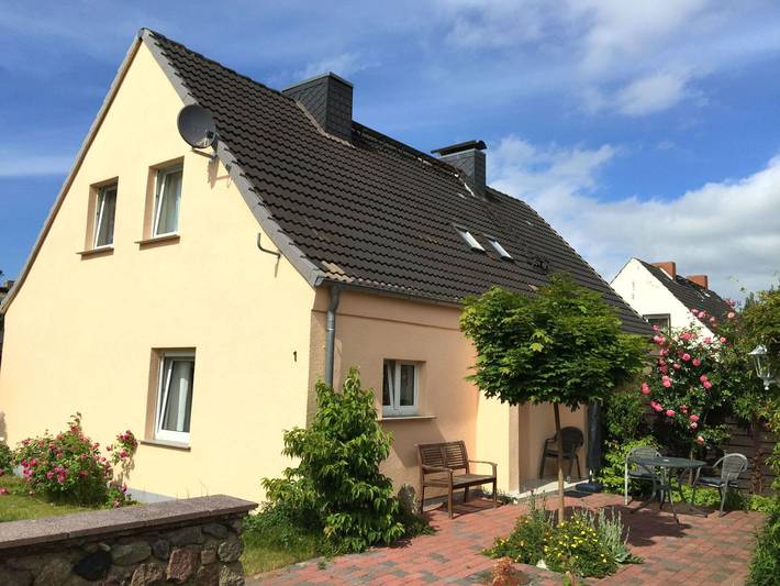 Ferienhaus für 4 Personen, mit Terrasse und Garten