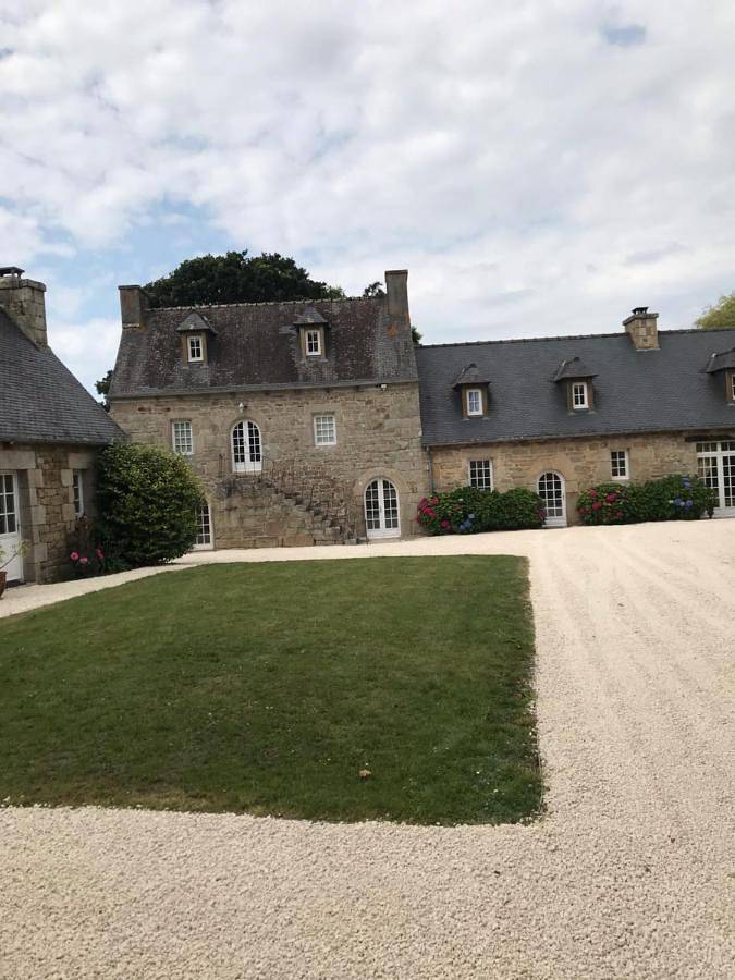 Chambre d’hôte pour 6 personnes, avec vue et jardin à Ploumilliau