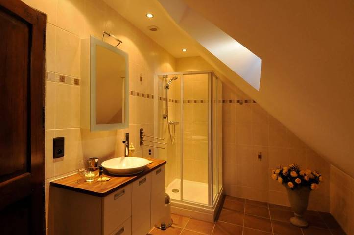 Maison d’hôte pour 3 personnes, avec piscine ainsi que jardin et jacuzzi en Savoie - 2