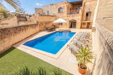 Holiday Home for 10 People in Kercem, Gozo, Photo 3