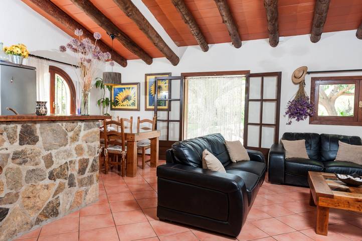 Finca mit Hund für 8 Personen, mit Garten und Terrasse sowie Pool, mit Haustier in Capdepera