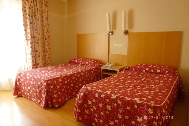 Hotel para 3 personas, con jardín - 1
