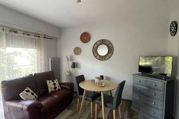 Gîte pour 2 personnes, avec jacuzzi ainsi que piscine et balcon à Gréoux-les-Bains