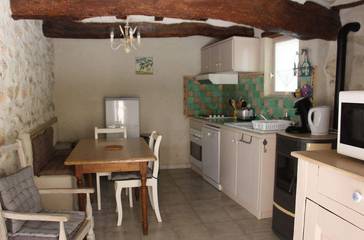 Gîte pour 4 personnes, avec terrasse ainsi que jardin et piscine à Montségur-sur-Lauzon