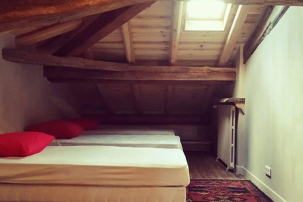 Logement authentique du Xxeme siècle et tout confort (piscine, jacuzzi) in Luxey, Landes