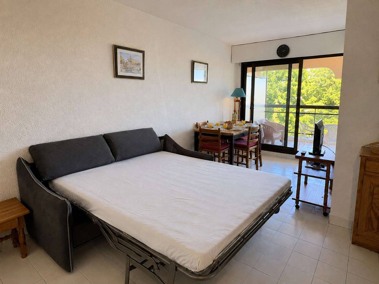 Appartement entier, Studio cabine bord de mer, 4 pers, terrasse, rés. calme in Fréjus Plage, Fréjus