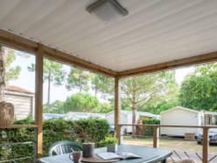 Mobil home pour 2 personnes, avec bassin pour enfant, animaux acceptés dans Luna Park La Palmyre - 3