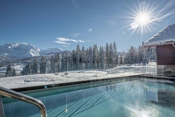 Appart’hôtel pour 2 personnes, avec Balcon et Jacuzzi ainsi que Terrasse et Jardin