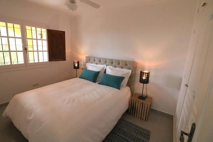 Bungalow elegantemente amueblado con espectaculares vistas al mar, wifi, 6+, piscina in Teulada, Costa Blanca