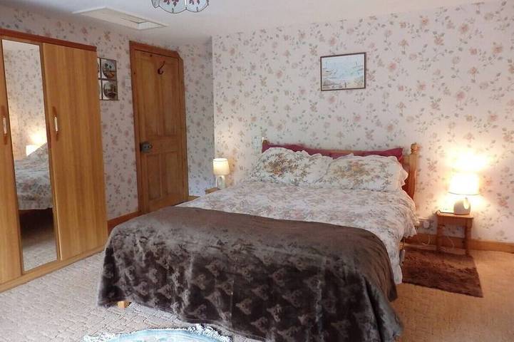 Cottage With Garden in Trefin Wales near Beach and the Pembrokeshire Coast Path in Trefin, Pembrokeshire
