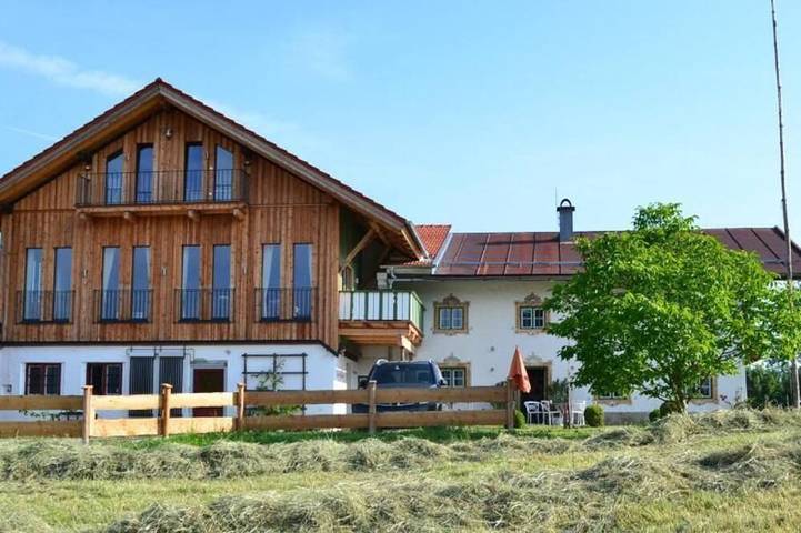 Bauernhof für 8 Personen, mit Garten und Whirlpool sowie Sauna, mit Haustier in Siegsdorf