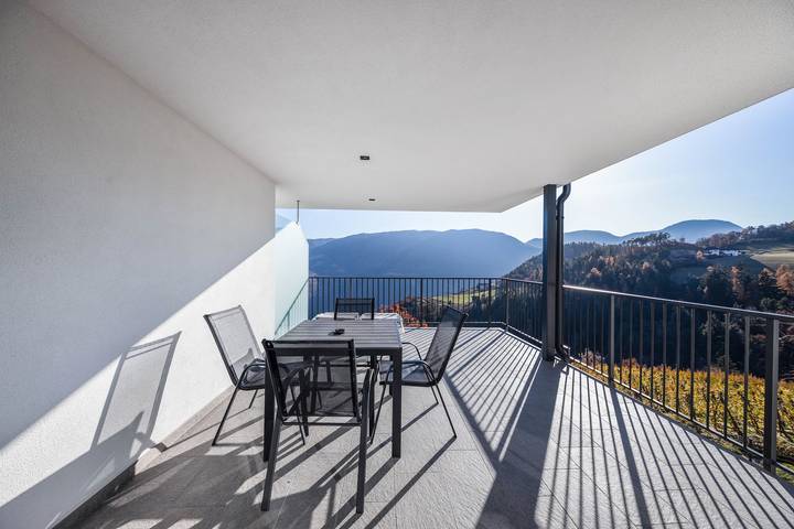 Ganze Wohnung, Ferienwohnung "Thalerhof Sancta Sebastianus" mit Bergblick, Garten & Wlan in Unterinn, Ritten