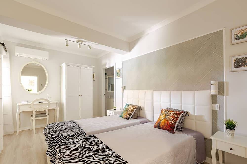 Monte S José House (3 suites. Large private garden and pool) in quiet location in São Bartolomeu de Messines, Faro Distrikt