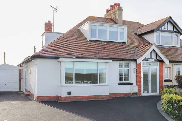 Cottage for 7 people, with garden in Rhos on Sea
