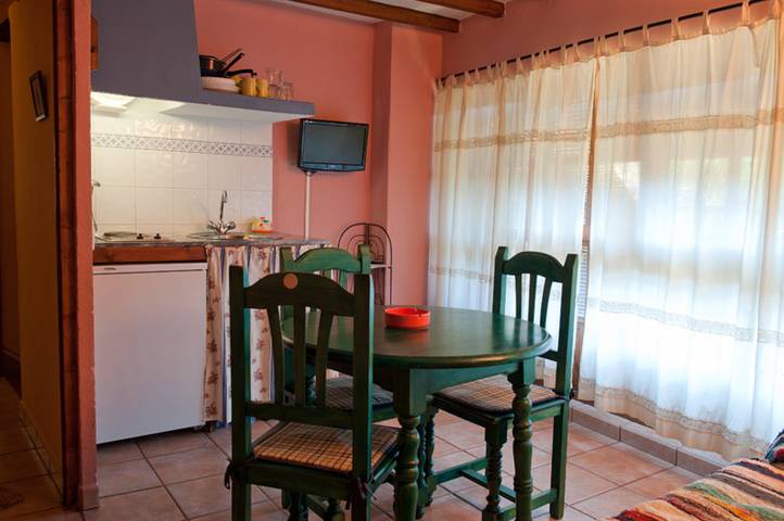 Ganze Wohnung, Gemütliche Wohnung in Robledillo de Gata, 45 m² mit Gartenblick in Robledillo de Gata, Sierra de Gata
