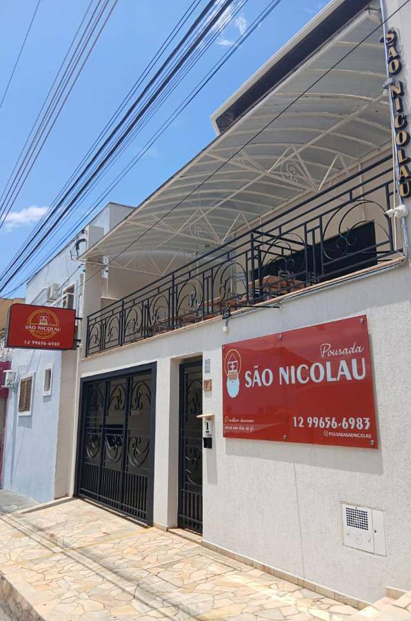 Pousadas para 4 pessoas, com vista e terraço em Cachoeira Paulista