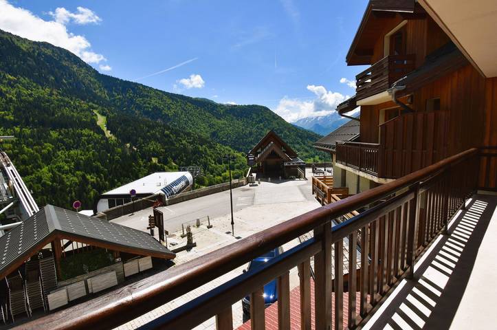 Gîte pour 6 personnes, avec terrasse dans Office De Tourisme De Vaujany - 3