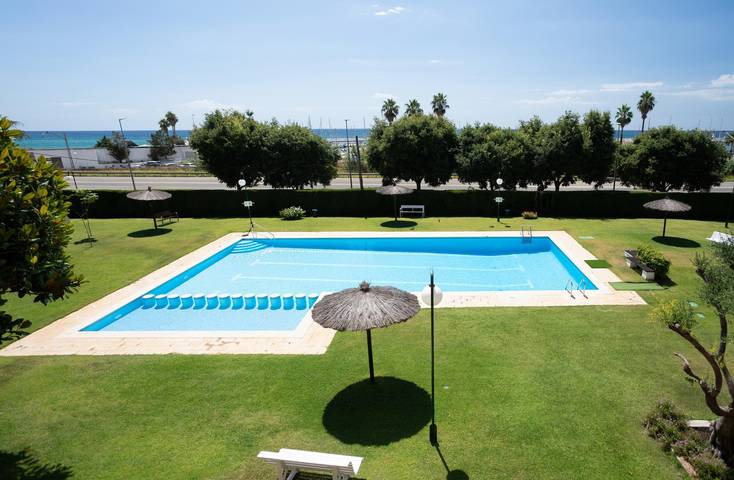 Apartamento para 8 personas, con Terraza y Jardín además de Piscina y Vistas en Costa del Maresme