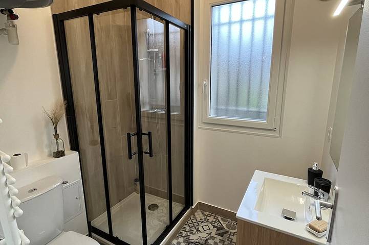 Ganze Wohnung, T2 with terrace and parking - between Paris and Disneyland in Noisy-le-Grand, Seine-Saint-Denis