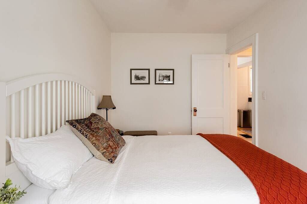 Christmas Tree - Best Neighborhood - Royal Oak in Oakland County