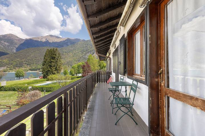 Appartamento intero, Appartamento 'Di Pastei 13' con vista sul lago, piscina in comune e Wi-Fi in Molina di Ledro, Ledro