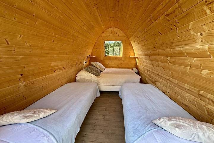 Gîte pour 30 personnes, avec piscine ainsi que jardin et balcon, animaux acceptés à Hambye - 3