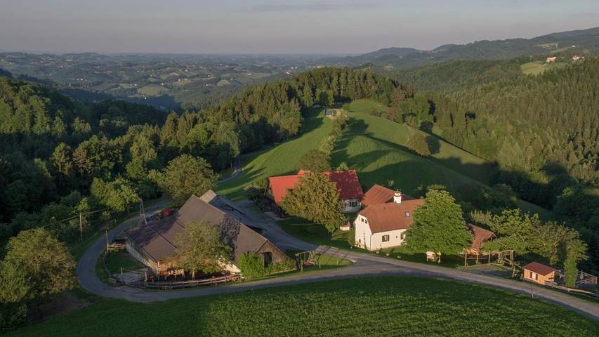 Tent in Leutschach an der Weinstraße, Steirerland