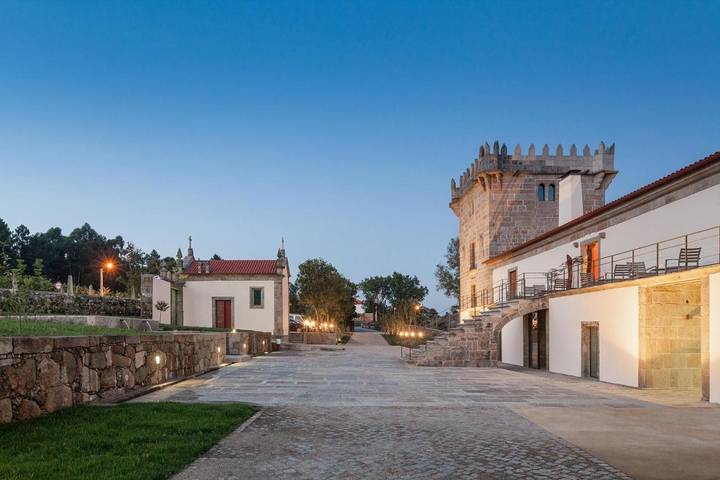 Hôtel pour 10 personnes, avec jacuzzi ainsi que jardin et piscine dans Vila Verde - 2