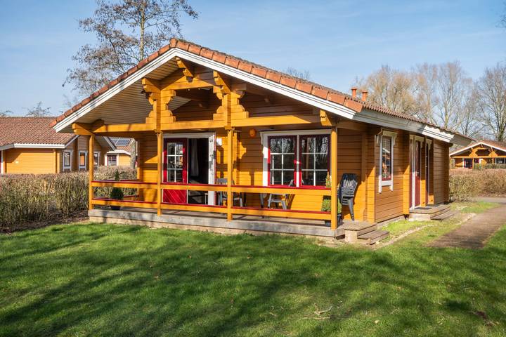 Chalet voor 6 personen, met terras en tuin in Hardenberg