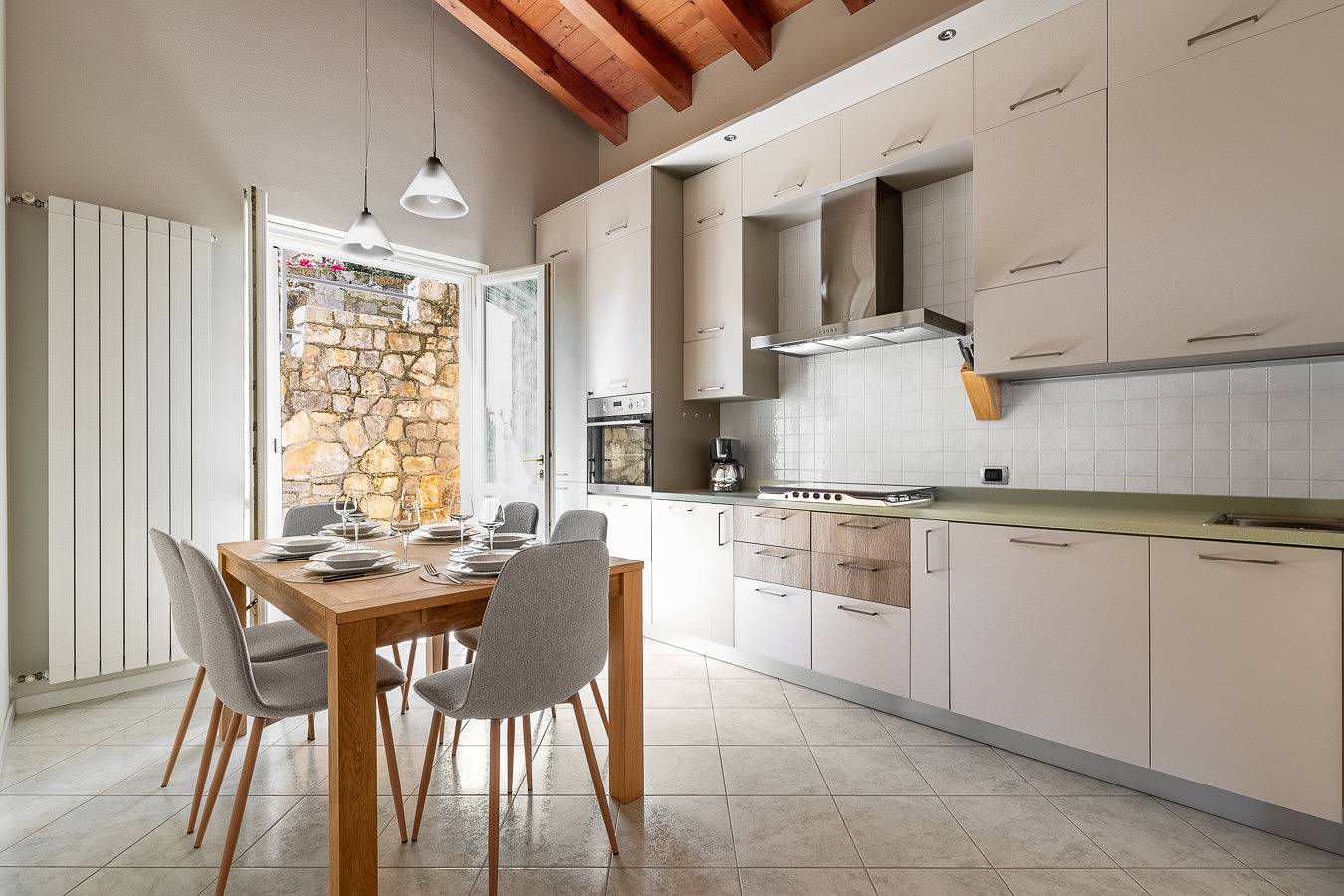Ganze Wohnung, Marietta Home with lake view in Gardone Riviera, Gardasee-Berge