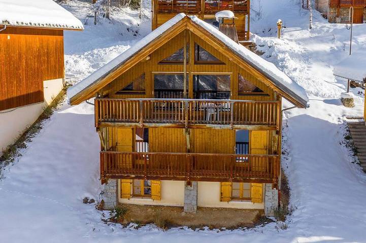 Casa de vacaciones para 18 personas, con sauna además de terraza y jacuzzi, Se admiten mascotas - 1